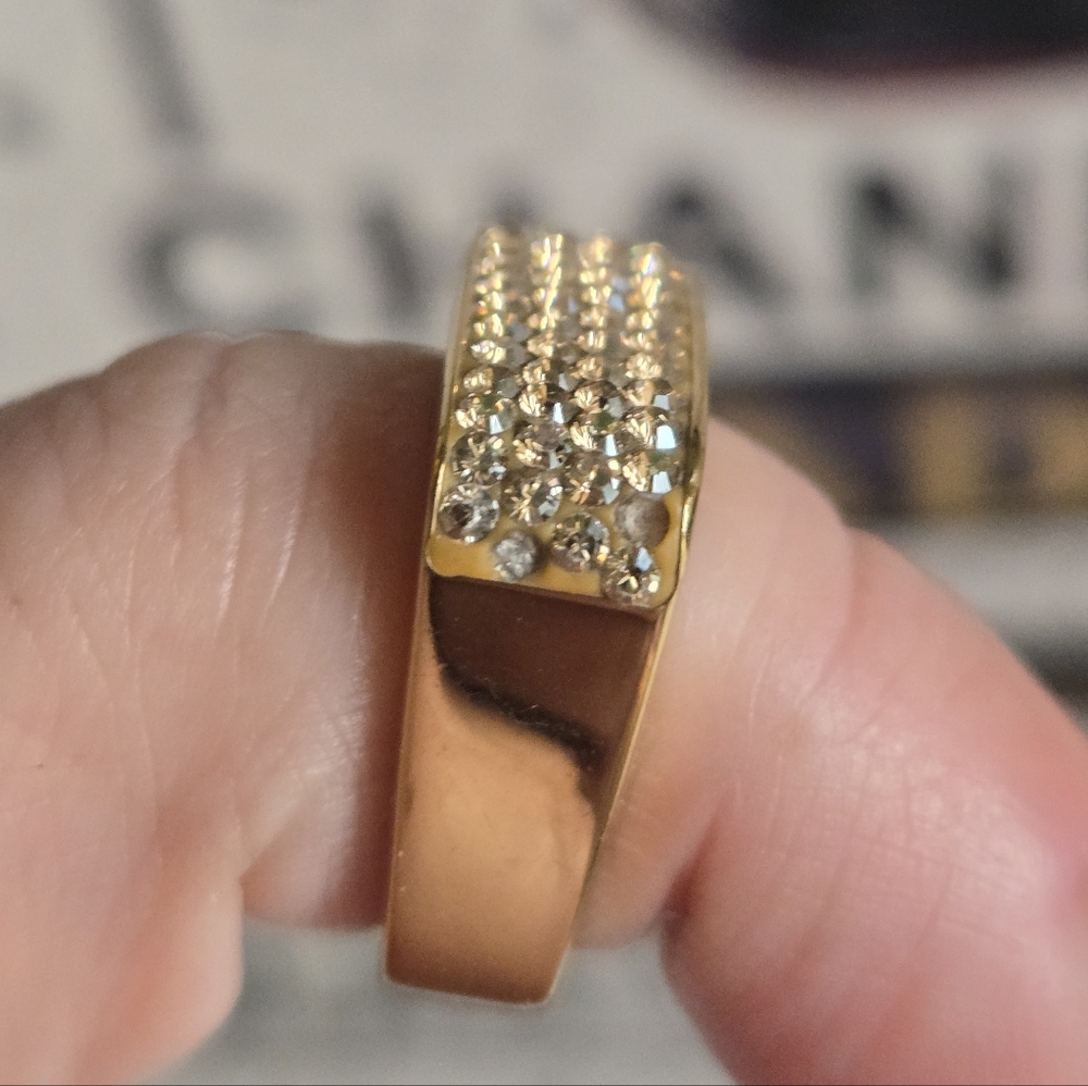 Henri Bendel Band Ring Size 5 - Picture 5 of 8